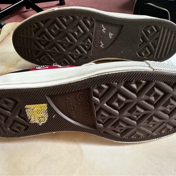 New COMME DES GARÇONS PLAY
CHUCK TAYLOR ALL STAR LOW TOP (Unisex Size 9) - Picture 6 of 6